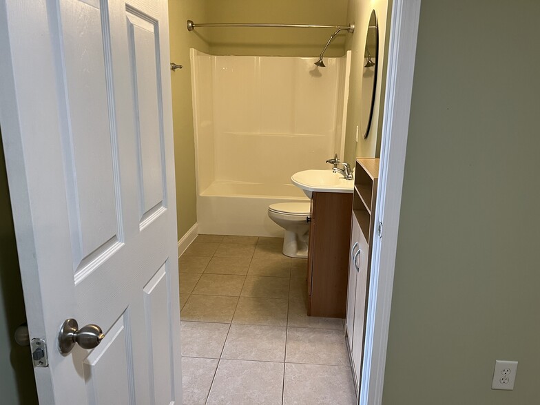 Bathroom accessible two ways. - 3734 Looper Rdg