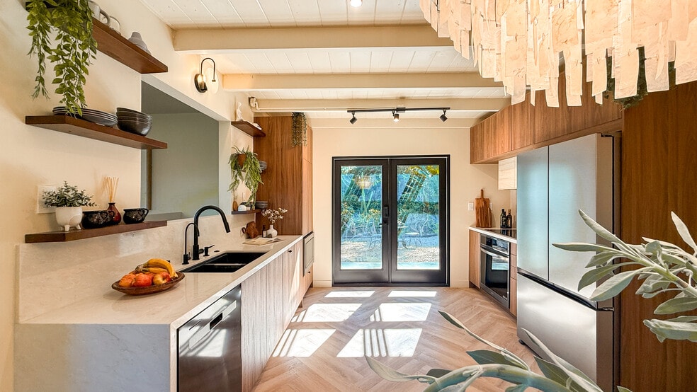 Building Photo - 5323 Monterey Rd