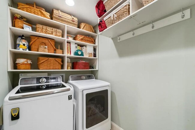 Building Photo - 1808 Trellis Ln