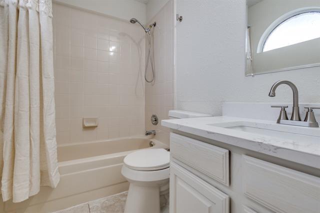 Building Photo - 3803 Branch Hollow Cir