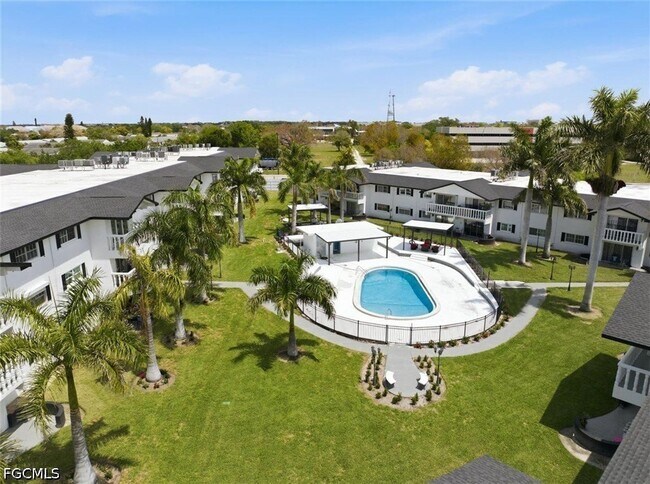 Building Photo - 3706 Broadway