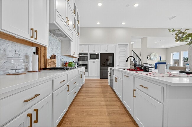 Building Photo - 7727 Pleasant Crst Dr