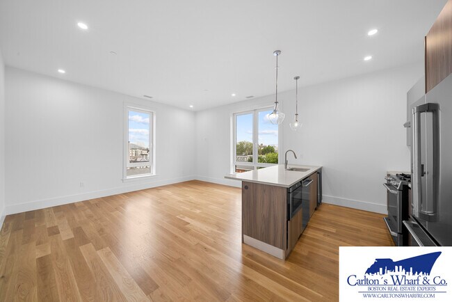 Building Photo - 218 Old Colony Ave