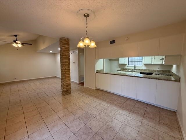 Building Photo - 10 Quadrangle Cir