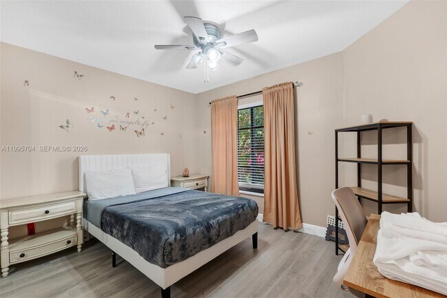 Building Photo - 4220 Grove Park Ln