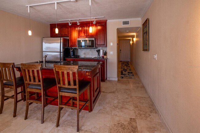 Building Photo - 2506 N Rocky Point Dr