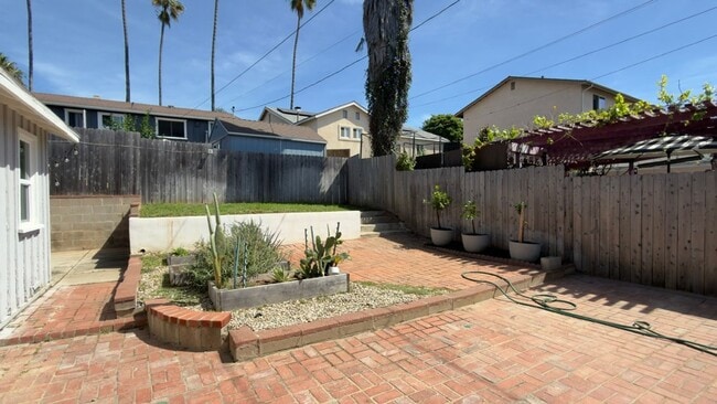 Building Photo - Newly Remodeled 3 bedroom home with AC