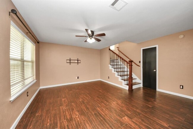 Building Photo - 7611 Legacy Pines Dr