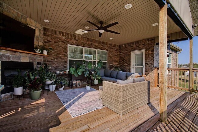 Building Photo - 10125 Raindrop Ln