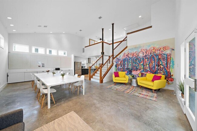 Building Photo - 1813 Crockett St