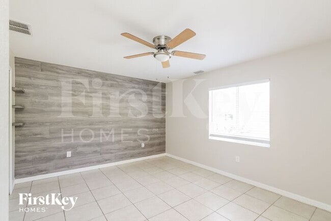 Building Photo - 5473 Wagon Wheel Dr