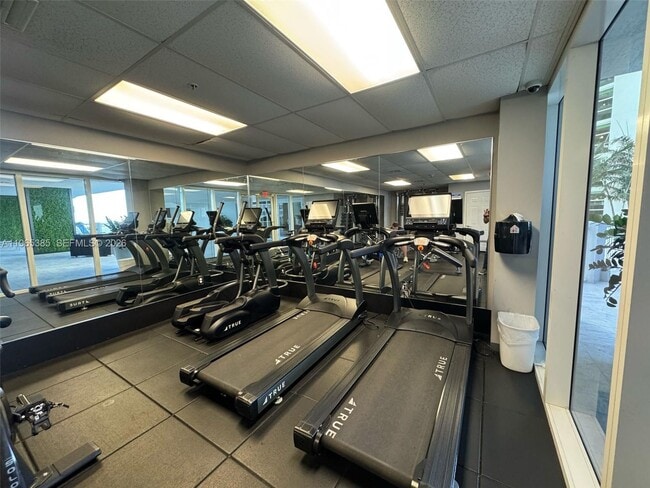 Building Photo - 170 SE 14th St