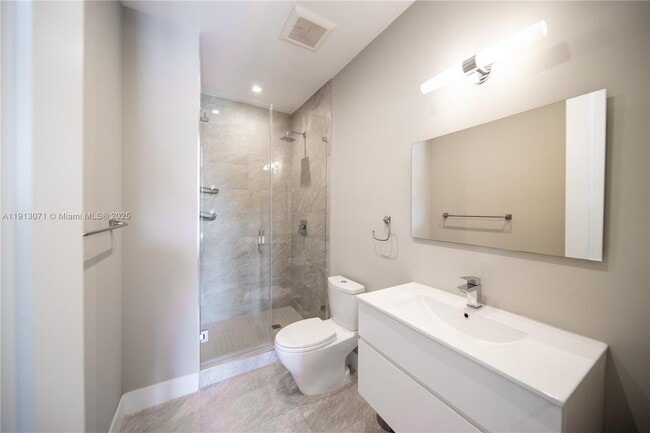 Building Photo - 3651 SW 26th St