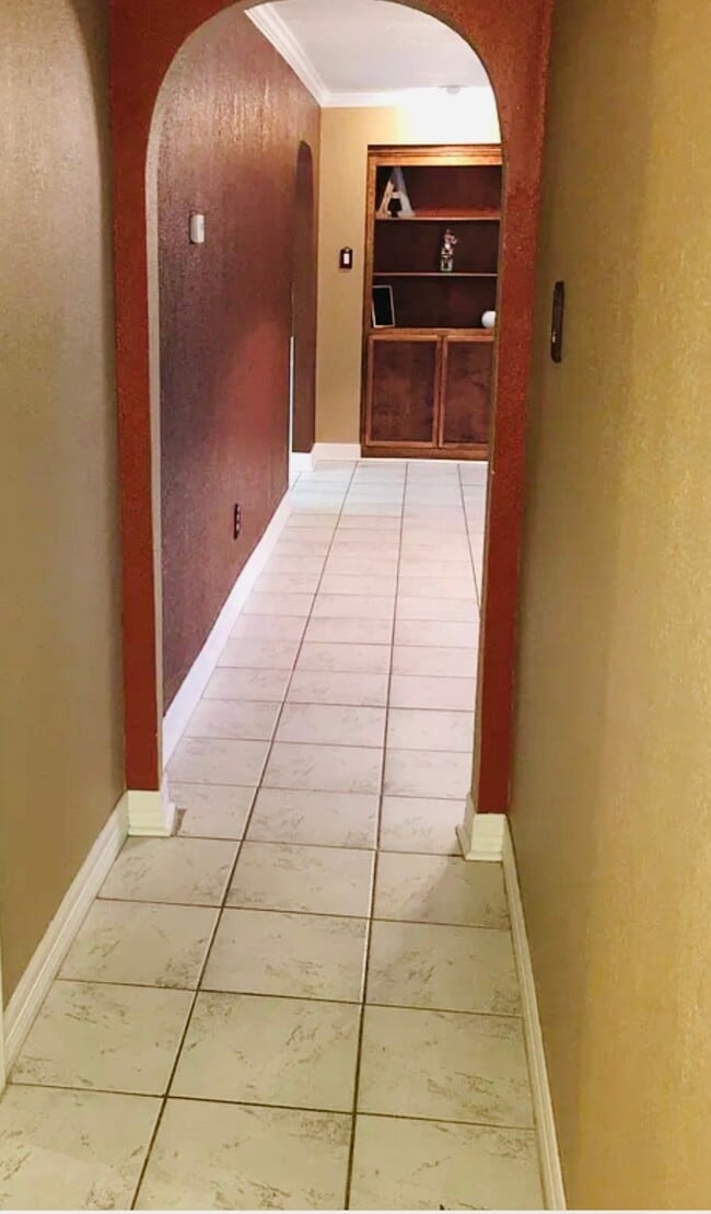 Building Photo - 1308 Hospital Dr