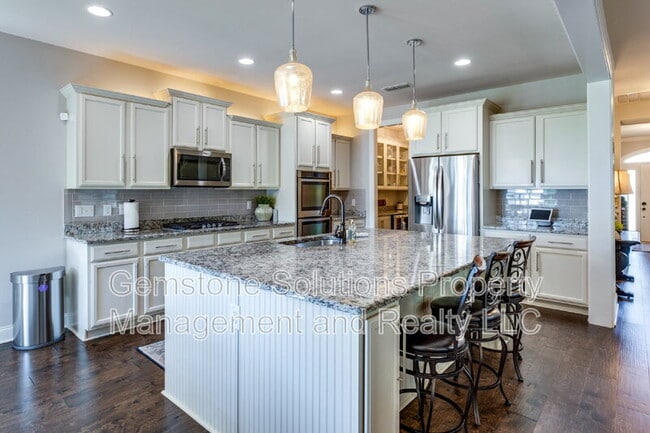 Building Photo - 1050 Nolencrest Dr