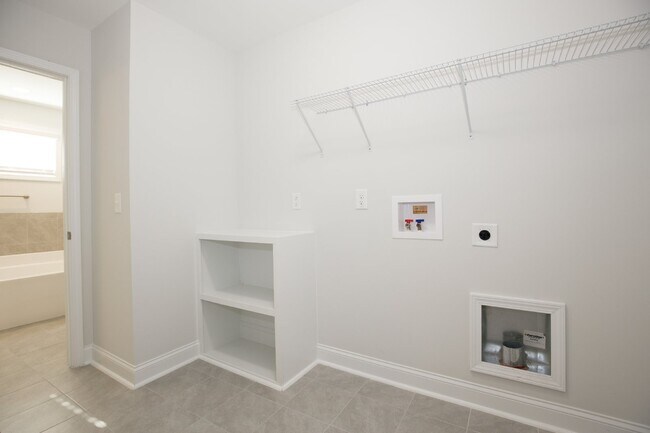 Building Photo - Charming 4 Bedroom Rental Home with Spacious Layout in Carthage, NC!