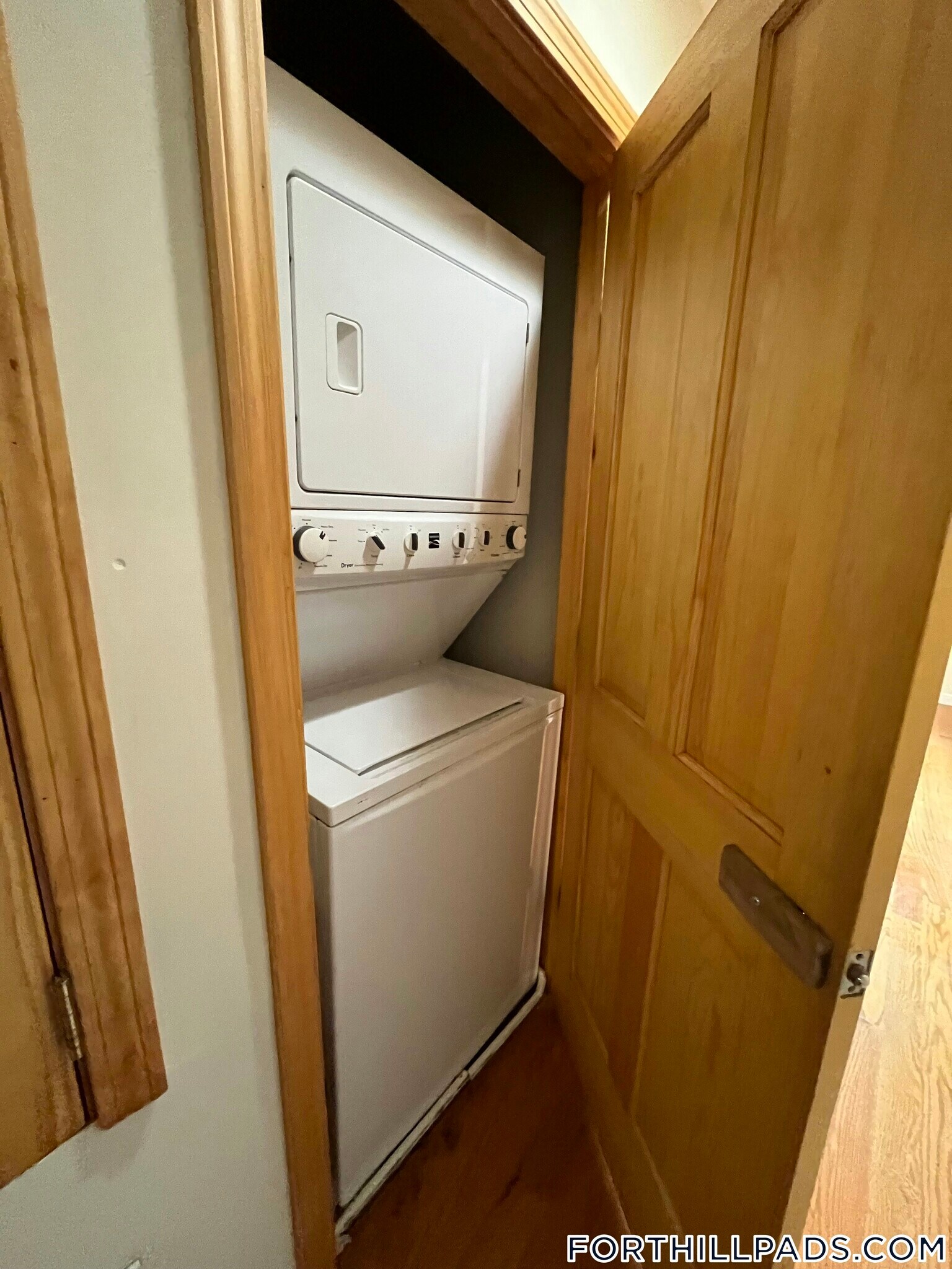 Building Photo - 10 Moreland St