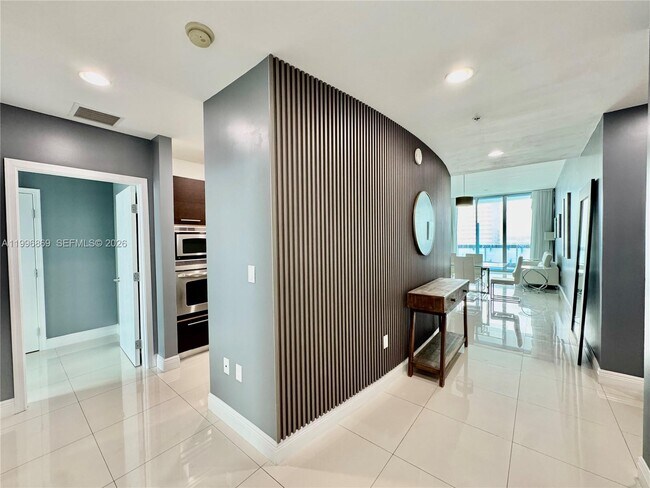 Building Photo - 7928 East Dr