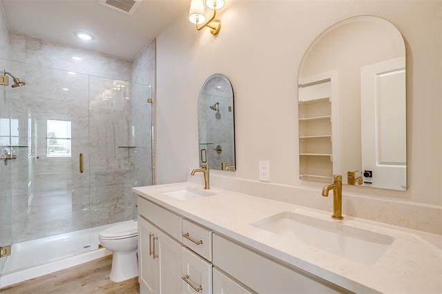 Building Photo - 408 Foch St