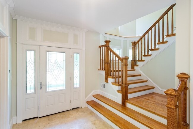 Building Photo - 11 Green St