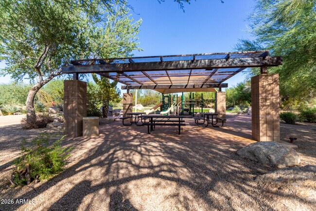 Building Photo - 10260 E White Feather Ln