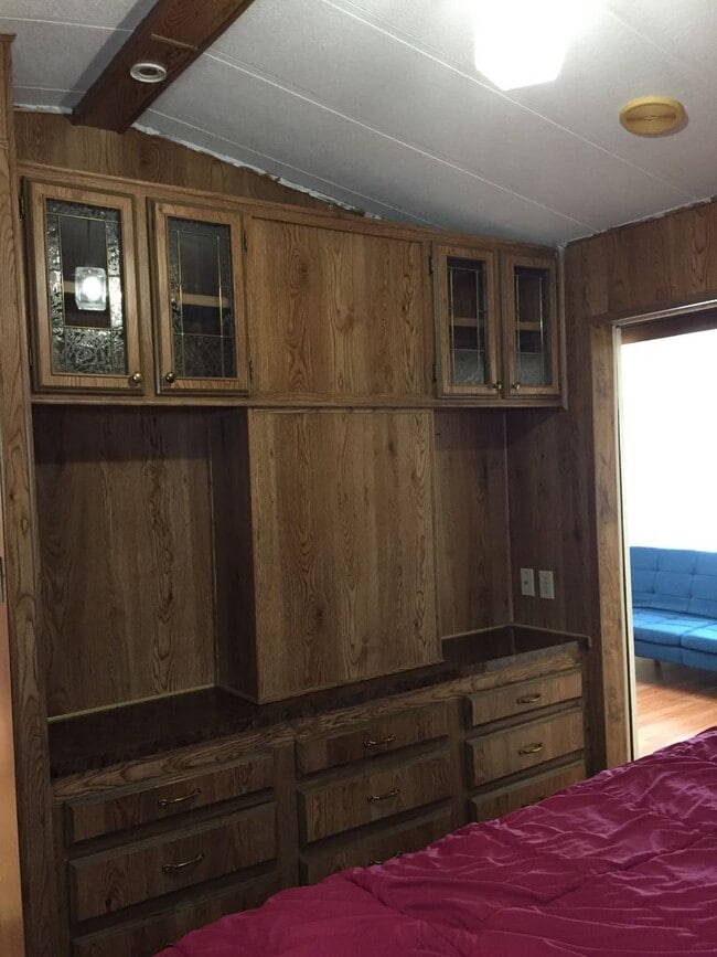 Building Photo - 55+ Community 1 Bed 1 Bath.