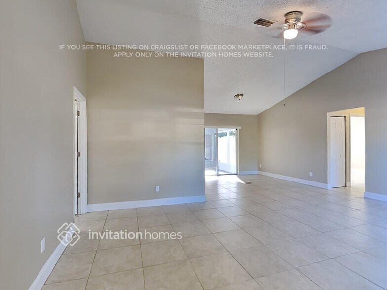 Building Photo - 359 Las Palmas St