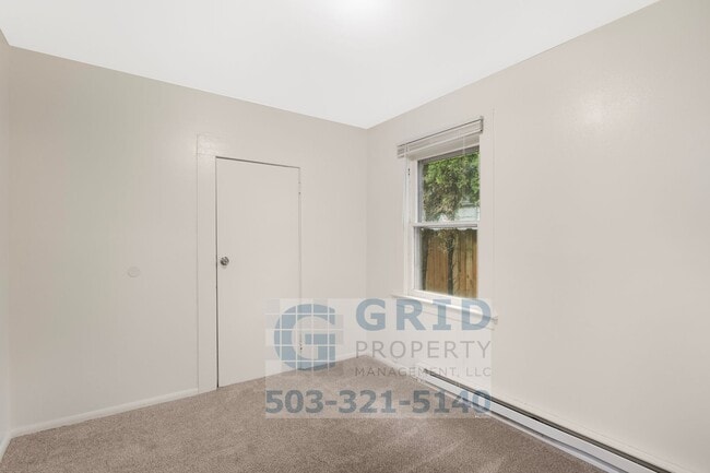 Building Photo - Spacious 4 Bedroom Single Family Home- South East Portland