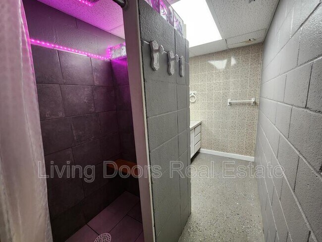 Building Photo - 1811 S 23rd St