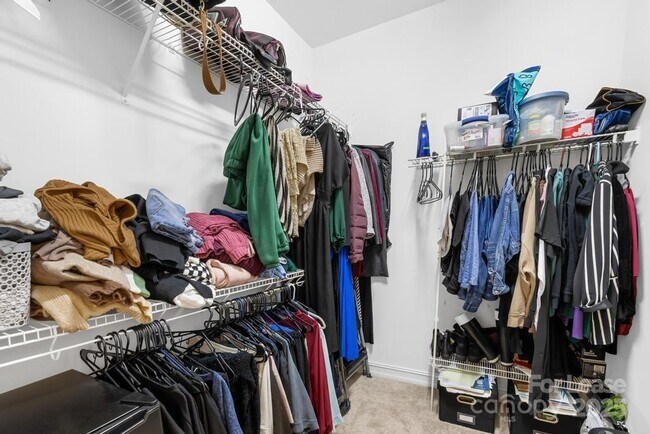 Building Photo - 18810 Coachmans Trace