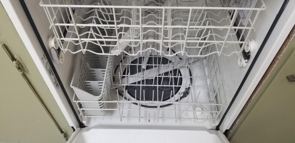 Building Photo - 509 Constitution Ave S