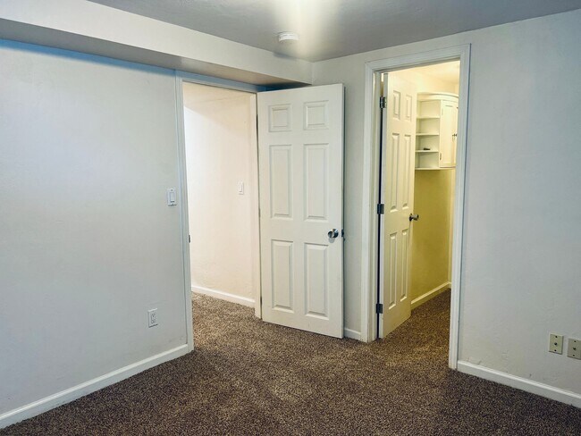 Building Photo - Simpson310