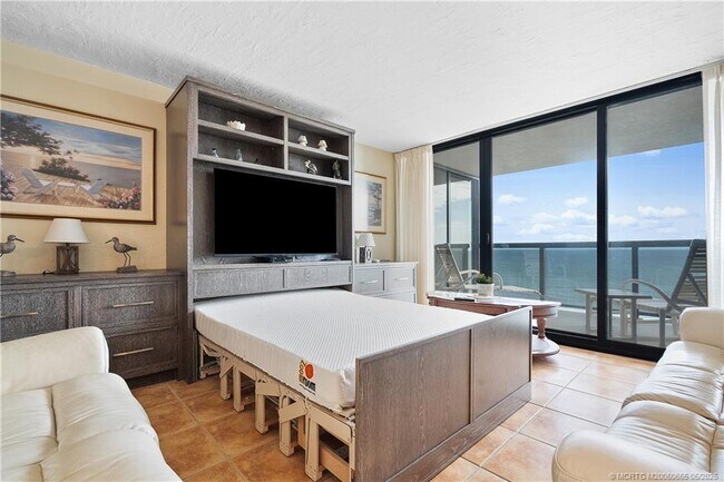 Building Photo - 10410 S Ocean Dr