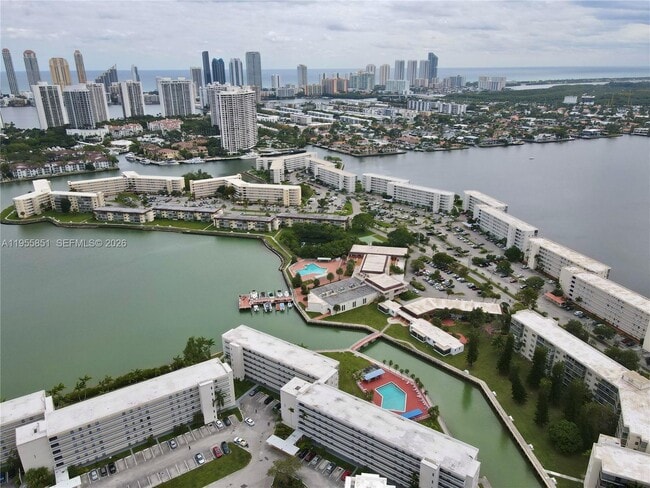 Building Photo - 3030 Marcos Dr