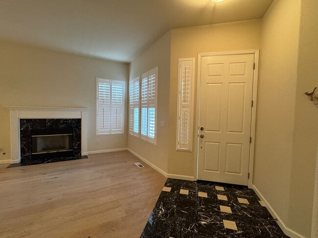 Building Photo - Skyhawk Single Level Beauty