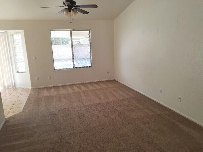 Building Photo - SPACIOUS HOME IN GREAT NORTHWEST LOCATION!