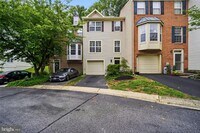 Building Photo - 107 Quiet Waters Pl