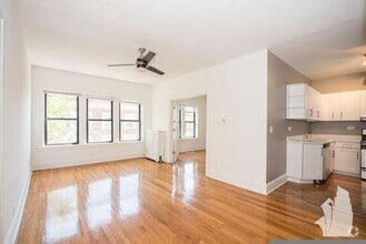 Building Photo - 2 bedroom in Chicago IL 60657