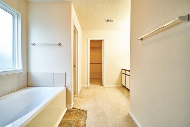 Building Photo - 3019 Zephyr Glen Way