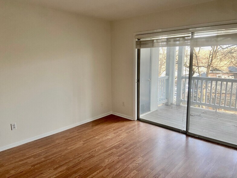 Building Photo - 2512 Cranbrook Ln