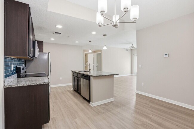 Building Photo - 3601 High Ridge Rd