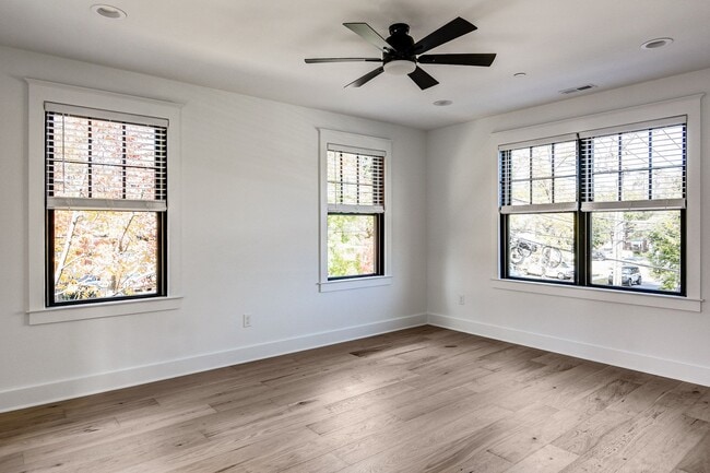 Building Photo - 20 E Redman Ave