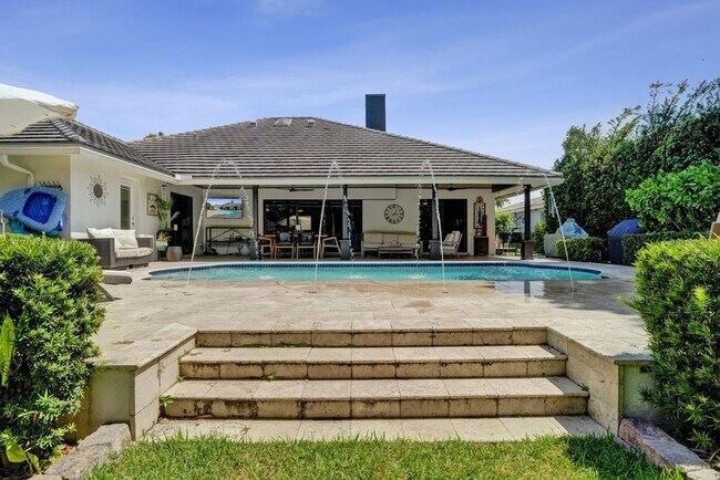 Building Photo - Boca Raton Beautifully Updated 4 Bedroom Pool Home