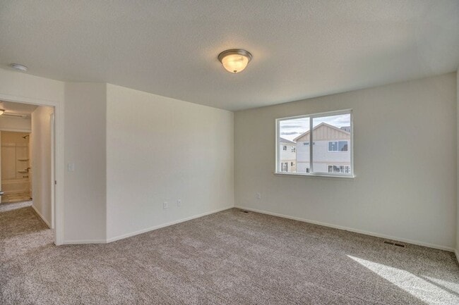 Building Photo - 935 Mount Shavano Ave