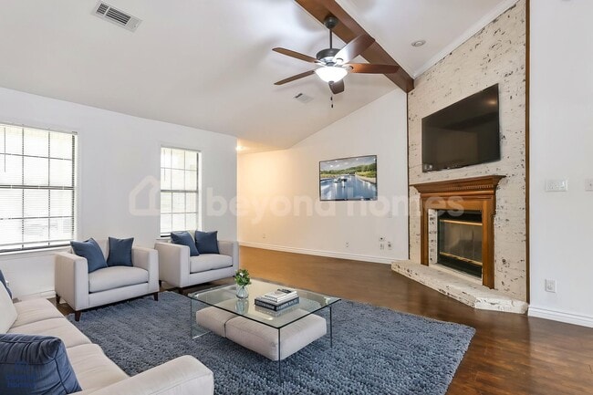 Building Photo - Updated 3BR Sherwood Home with Huge Fenced Yard