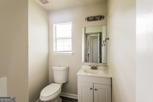 Building Photo - 7282 Williamsburg Dr
