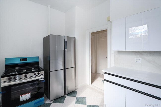 Building Photo - 115-25 Metropolitan Ave