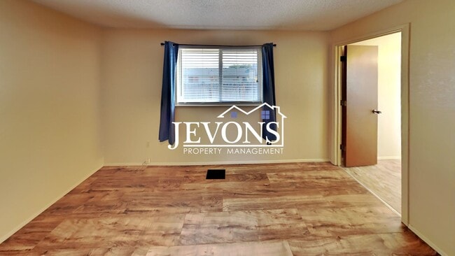 Building Photo - $500 Rent Credit | 3-bedroom single-family...