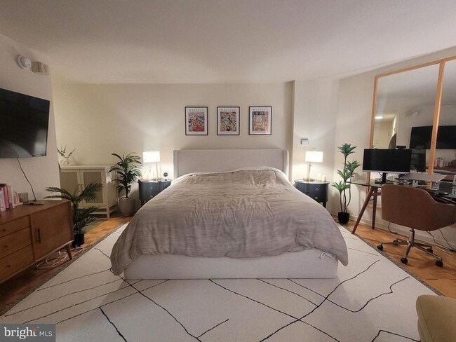 Building Photo - 224 W Rittenhouse Square