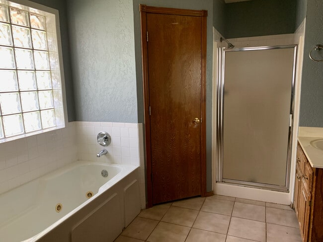 Building Photo - 649 Fire Light Dr